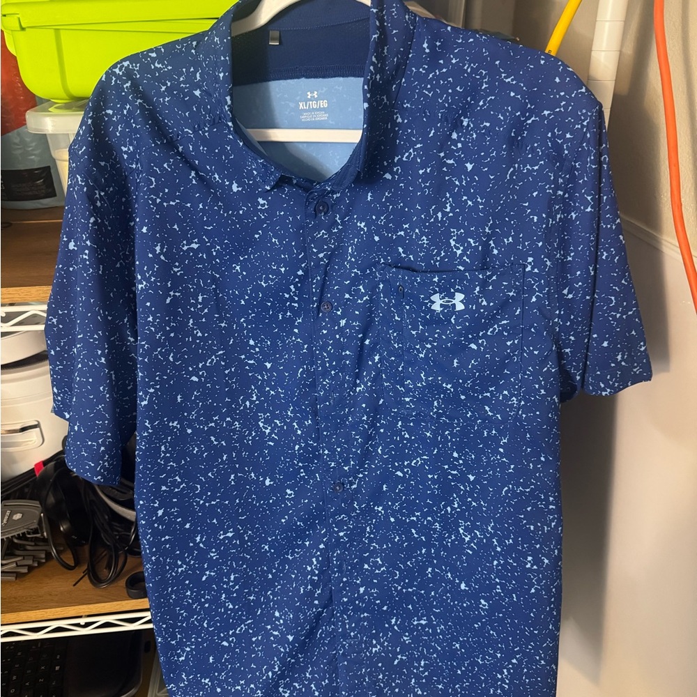 Under Armour Blue Speckled Casual Button Down Shirt